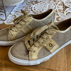 Like NEW Ladies (GUESS) “Los Angeles” Sneaker